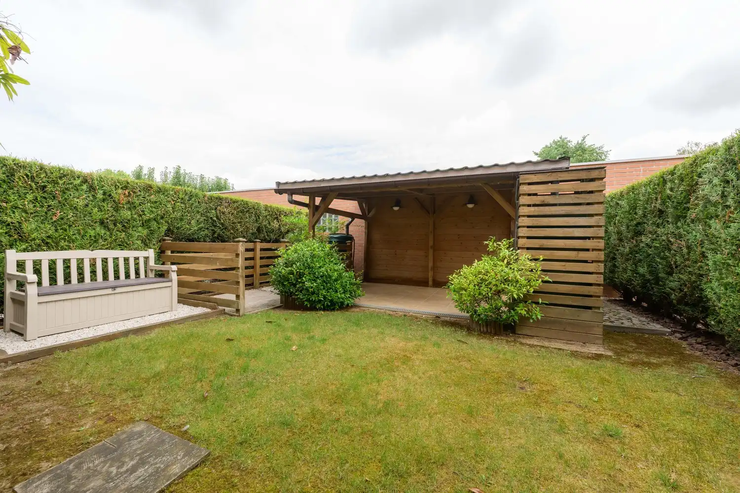 Gelijkvloers appartement met twee garages te Izegem. foto 18