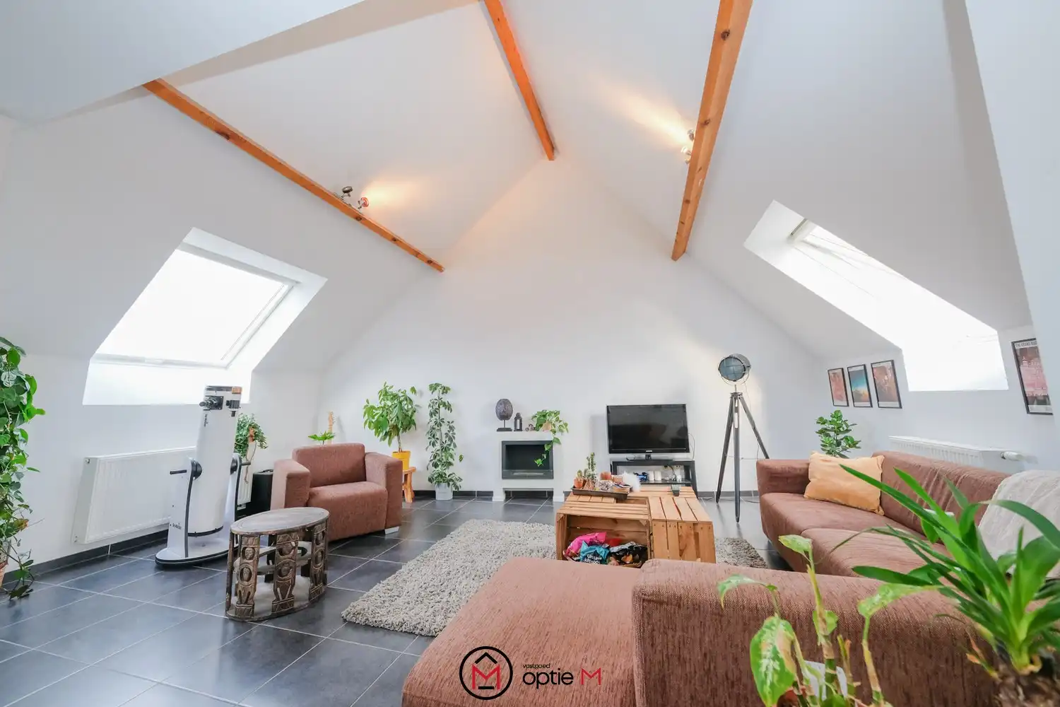 Duplex - appartement in het bruisende Munsterbilzen. foto {{pictureIndex}}