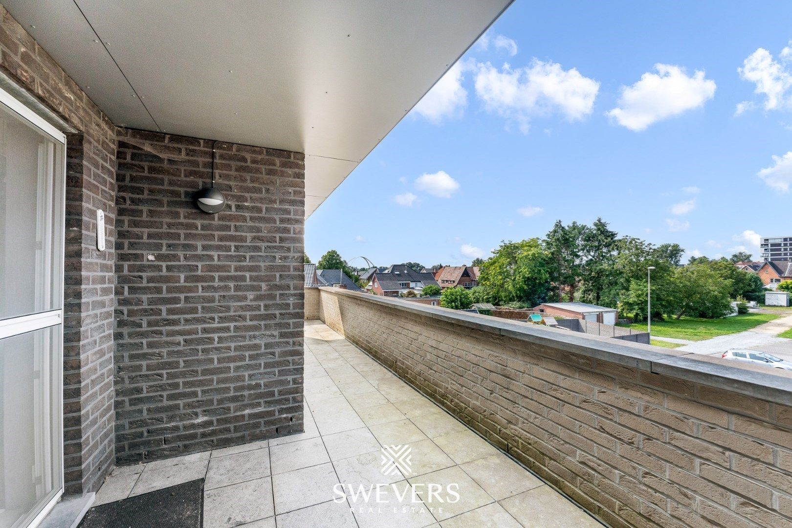 Ruim appartement net buiten Beringen-centrum met uitzicht rondom foto 27