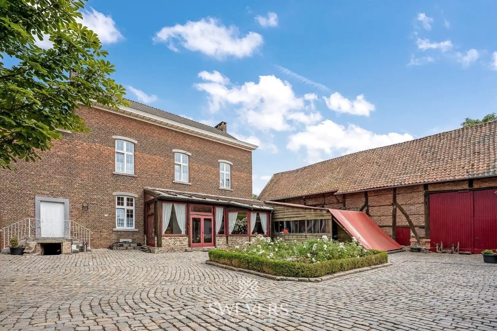 Authentiek herenhuis op 77a met stallingen foto 35