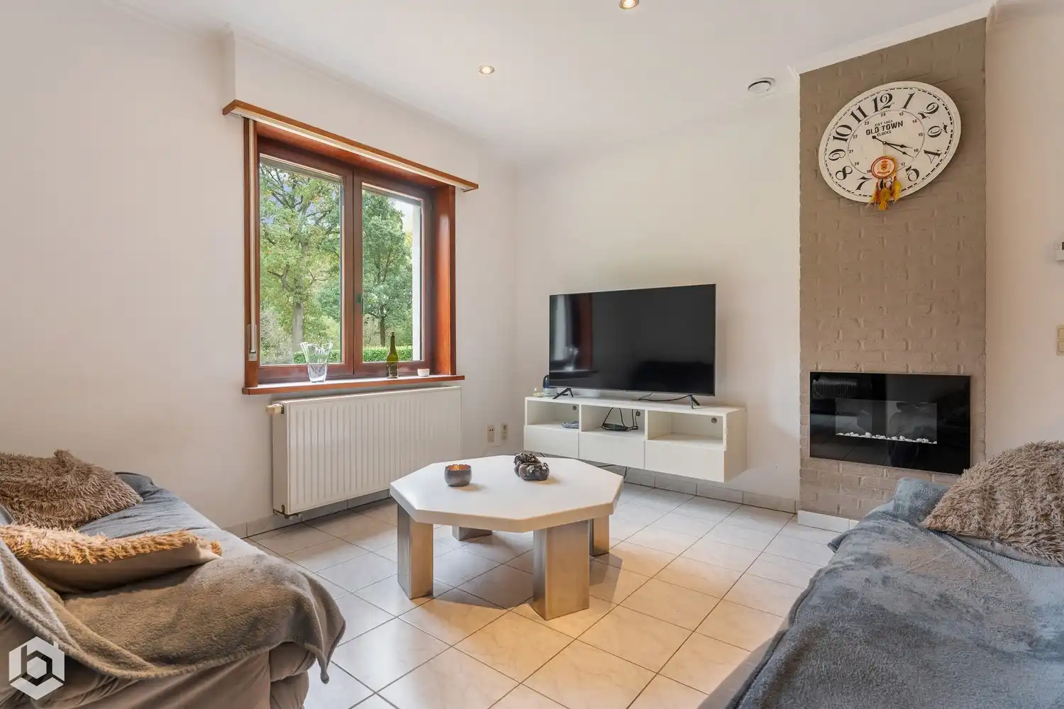 Prachtige gerenoveerde ruime woning in een groen kader foto 9