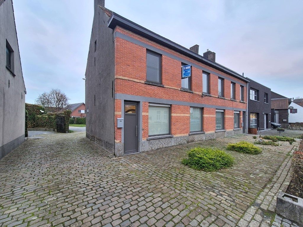 Gemeubelde gezinswoning met 2 slpks foto 10