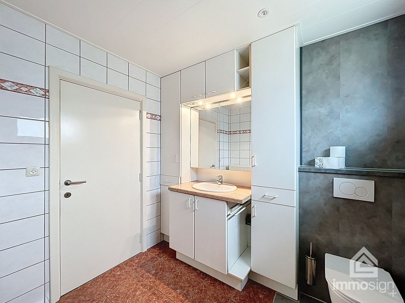 Instapklare gelijkvloerse woning (bungalow) op een perceel van 1079 m² met uitzicht over de velden, vlakbij de grens met Nederland foto 21