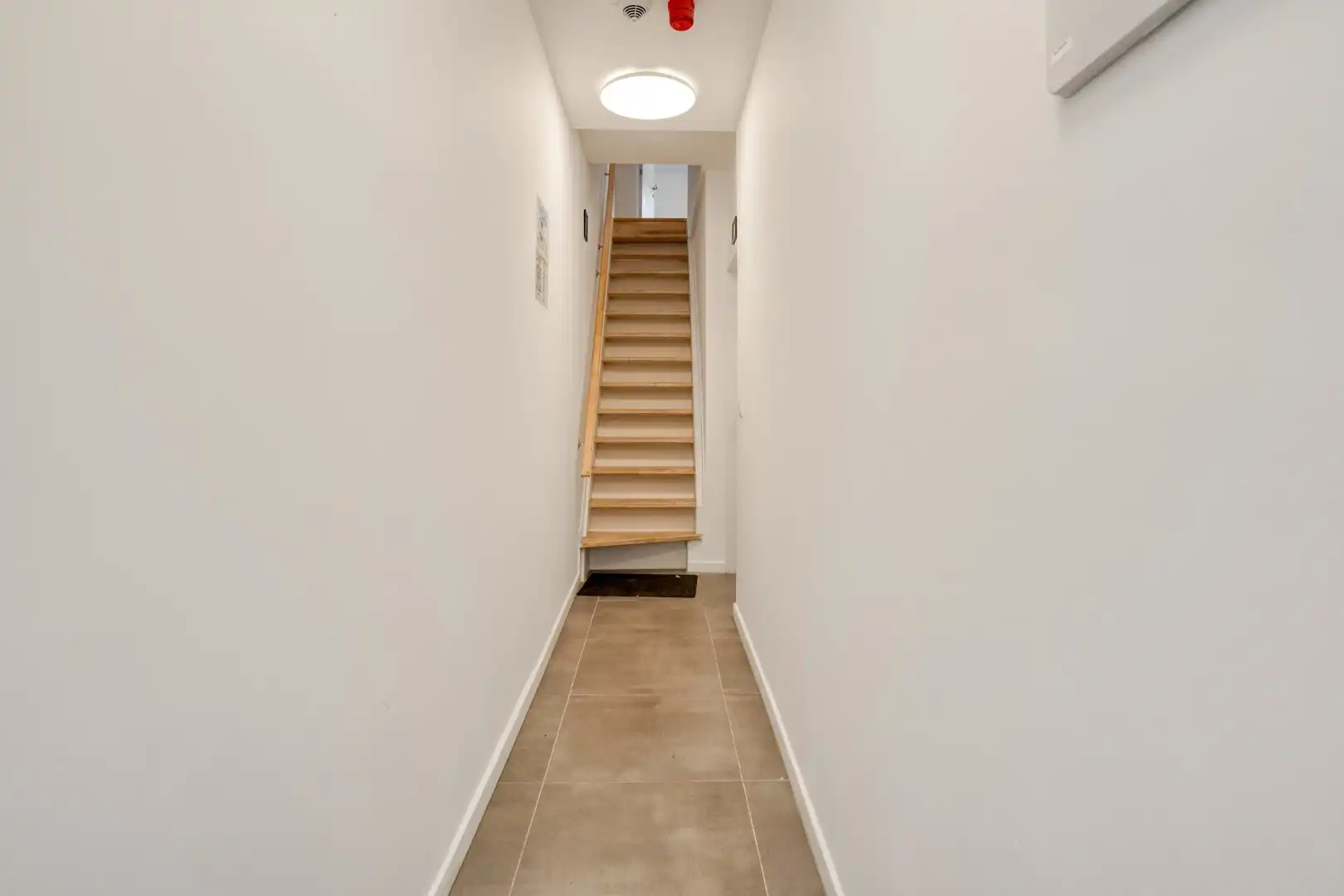 Studentenkamer met eigen sanitair in centrum Leuven! - EPC 148 kWh/m² - bewoonbare opp. 15,5m² foto 4