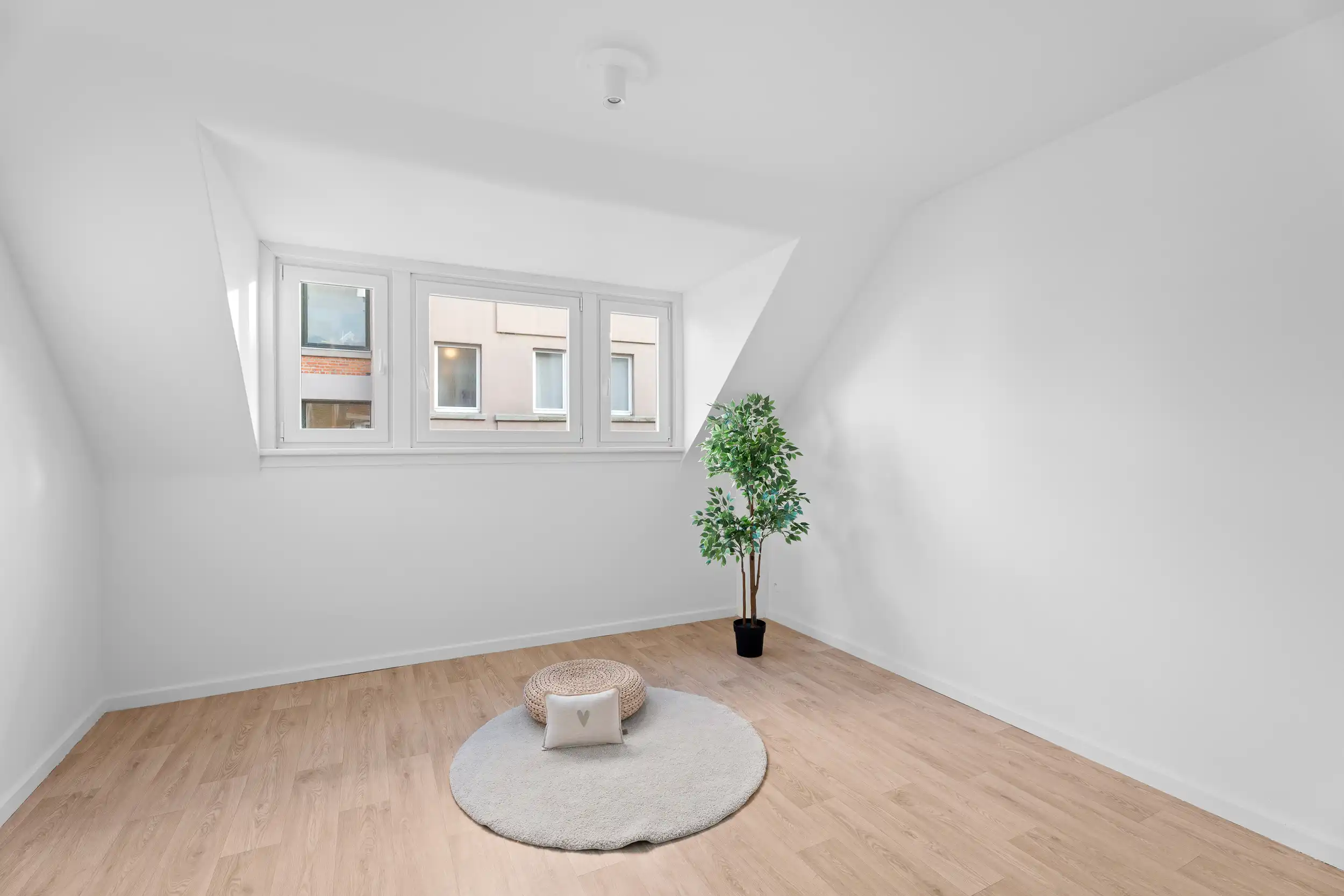 Gent Zuid: Ideaal voor studenten | Garage + Tuin | EPC C foto 7