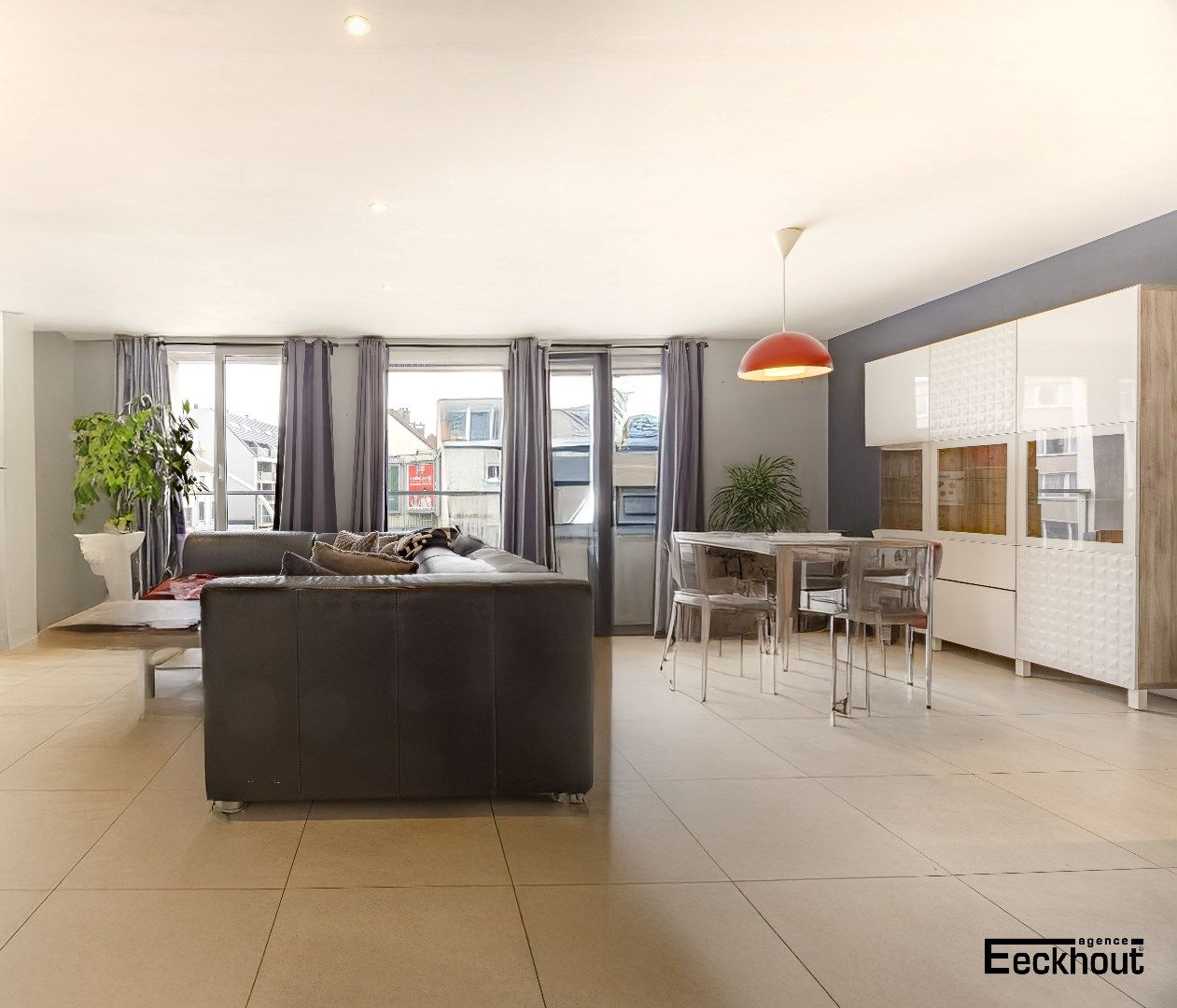 Zeer ruim en modern 3-slaapkamerappartement! foto 4