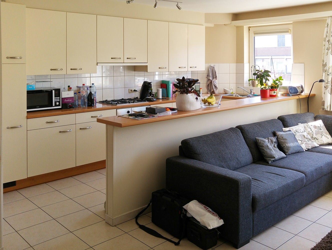 Verzorgd appartement met twee slaapkamers en terras te Wijnegem! foto 3
