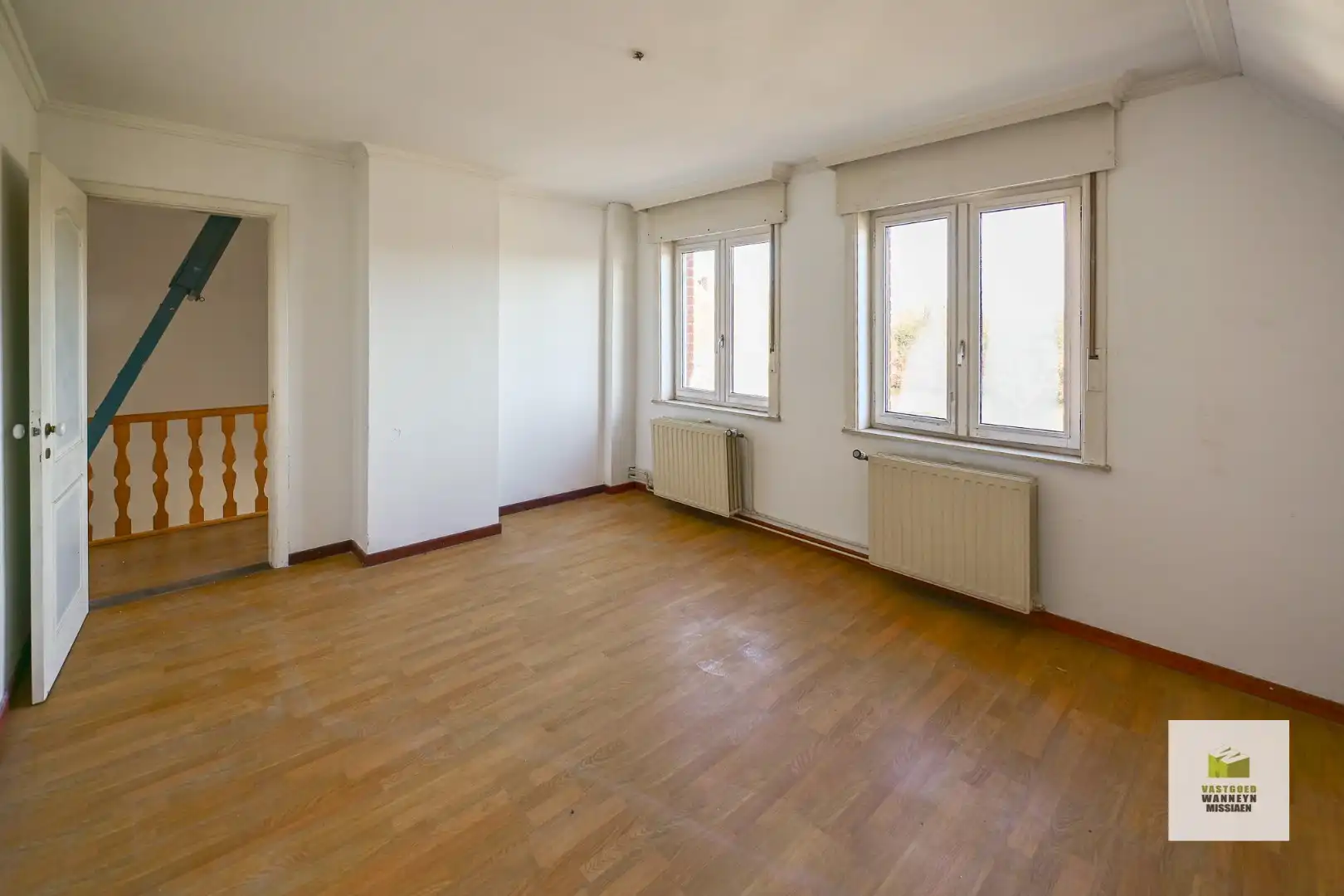 Karaktervolle woning met 3 slpks, 2 garages én zicht over het water  foto 9