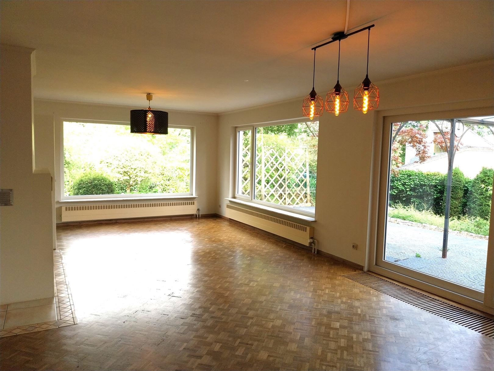 TE HUUR: Vrijstaande woning met tuin op een toplocatie in Heusden-Zolder! foto 5