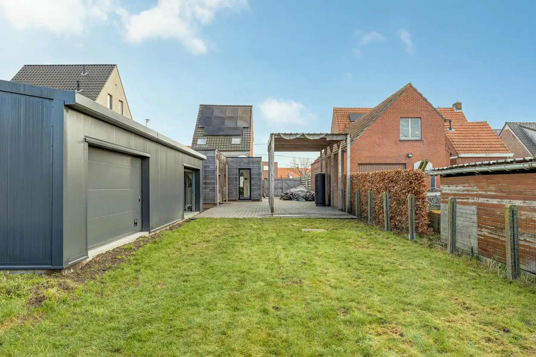 Recent gerenoveerde woning op een ruim perceel van 996 m². foto 44