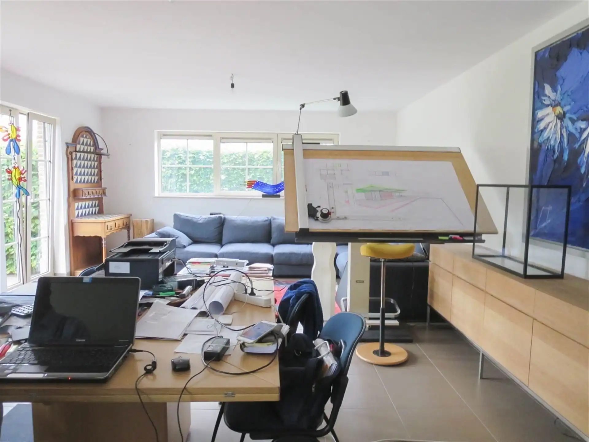 Aan de stadsrand gelegen gelijkvloers appartement foto 3