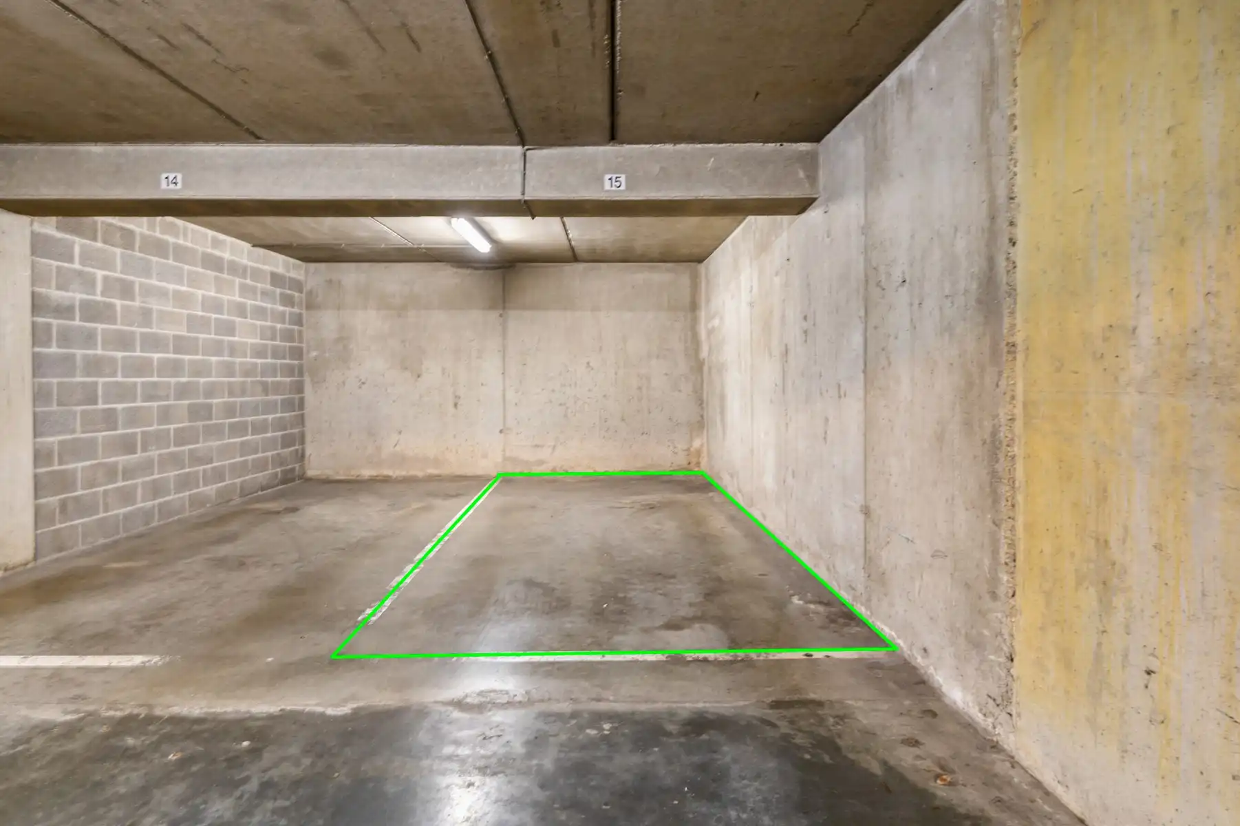 Lichtrijk appartement met terras op uitstekende locatie foto 17