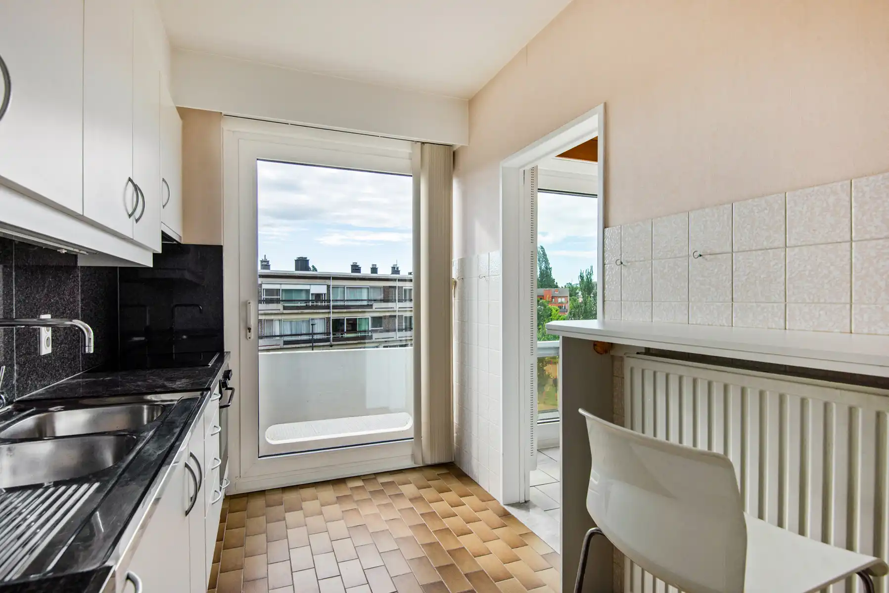 Ruim 3 SLK appartement met terras en garage (incl.!) foto 4