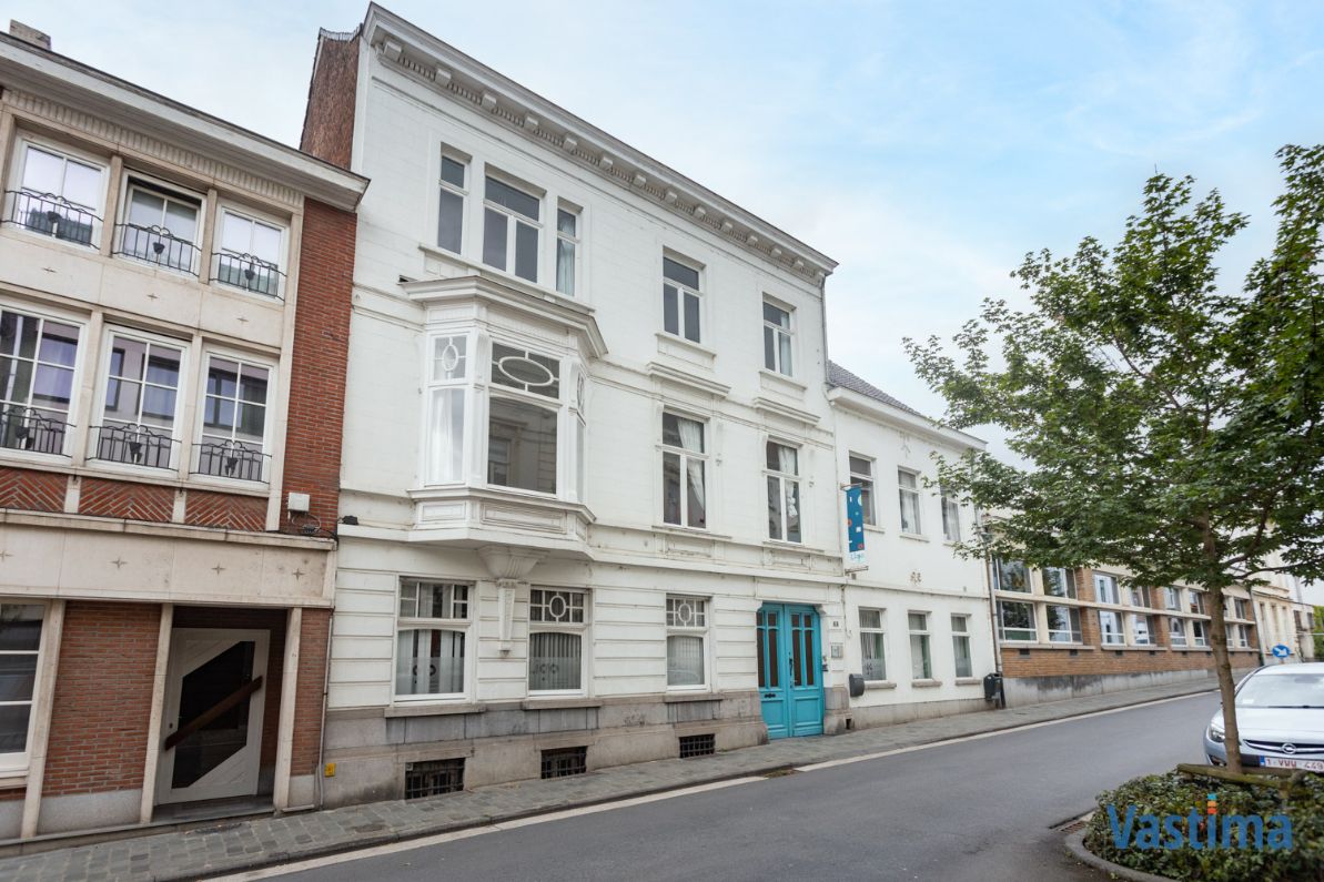 ()=>{if(producerUpdateValueVersion(node),producerAccessed(node),node.value===ERRORED)throw node.error;return node.value} Bert Van Hoorickstraat 19 - 9300 Aalst (9300)