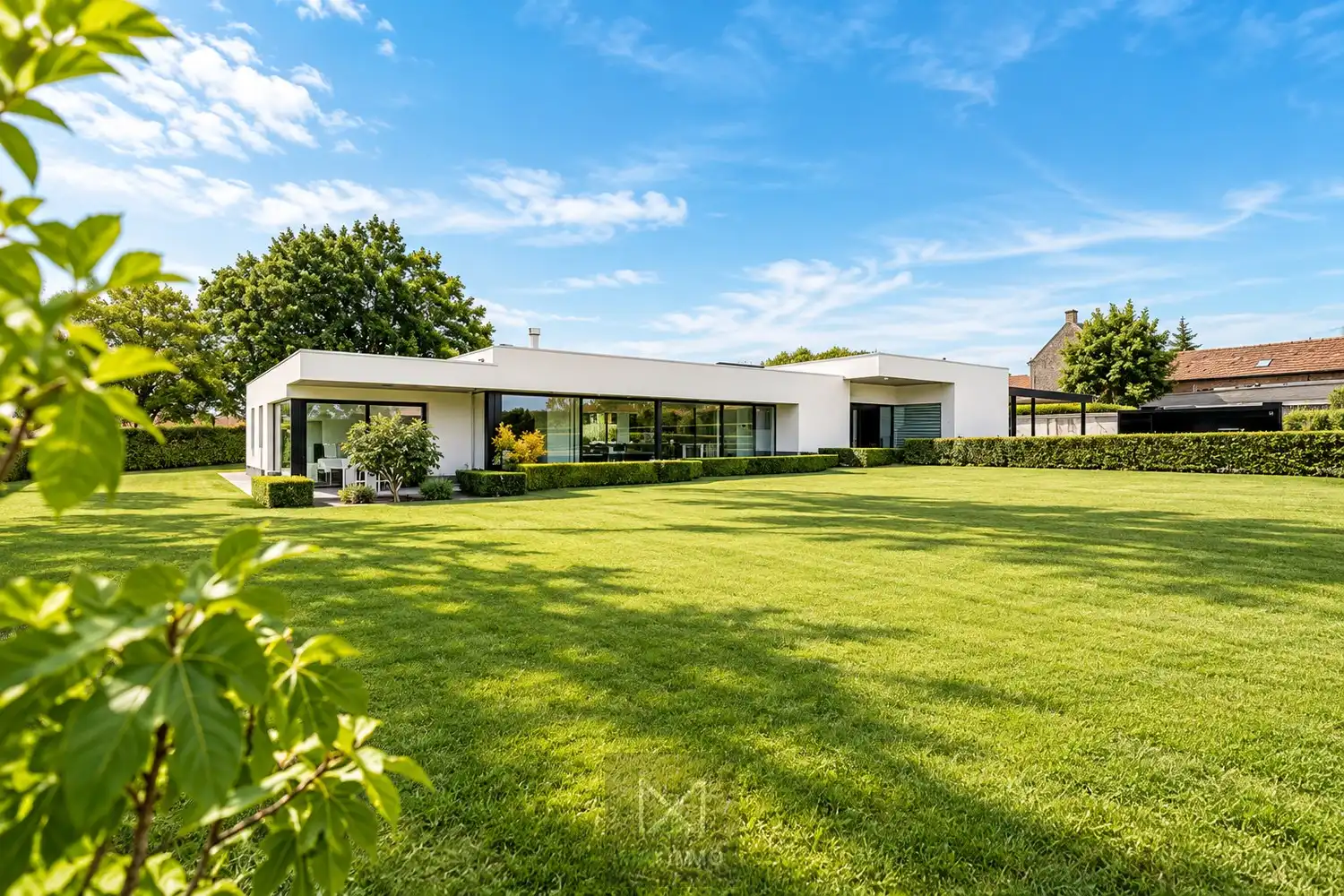 Luxevilla op 2 hectare met zwembad, loods en zicht op de Kemmelberg foto 2