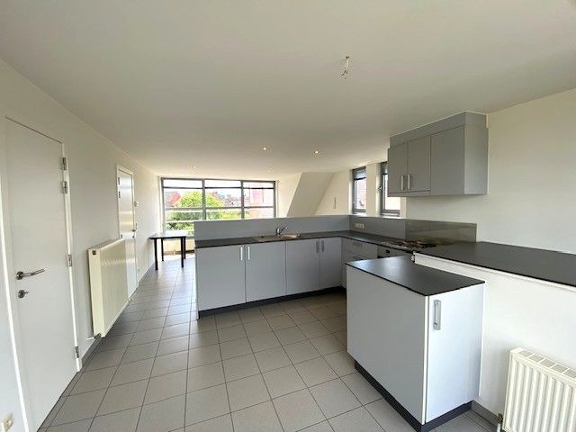 Moderne ruime studio met groot terras in centrum Geel foto 3