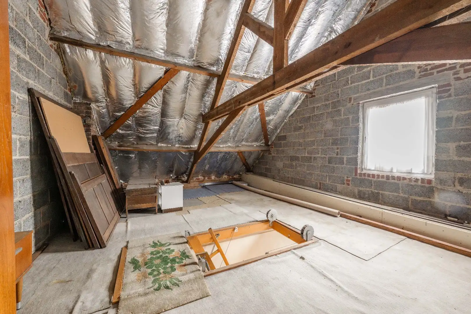 VERRASSEND RUIME WONING VLAKBIJ CENTRUM PITTEM foto 16