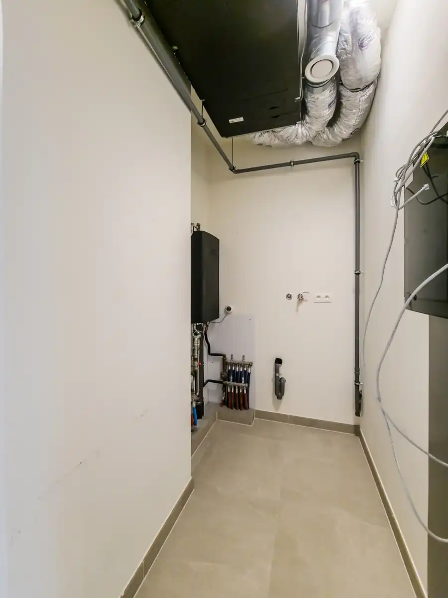 Ongemeubeld 1 slaapkamer appt. met zicht op de Schelde foto 17