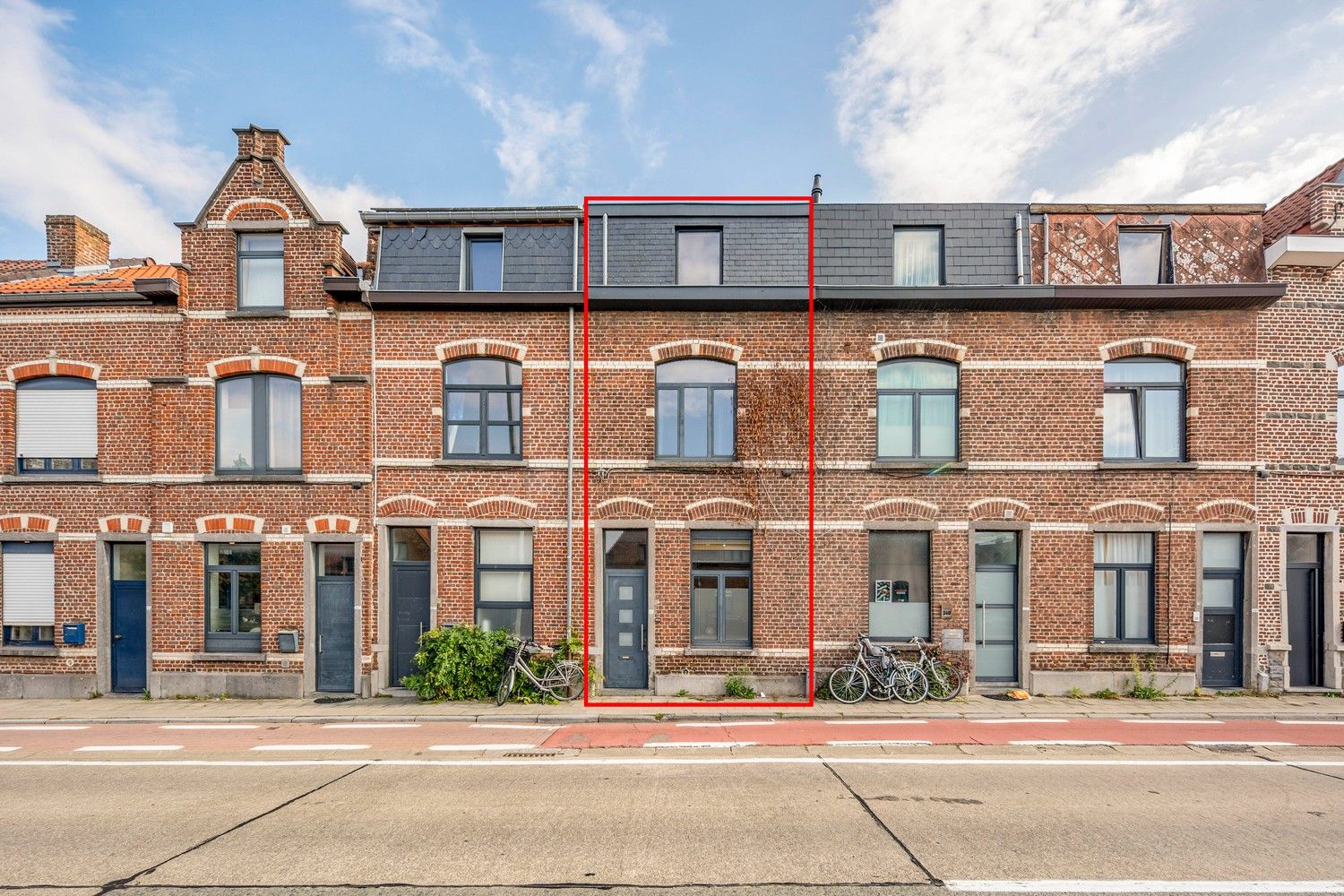 Goed gelegen woning met 4 slaapkamers en een terras nabij het UZ Gasthuisberg te Leuven!