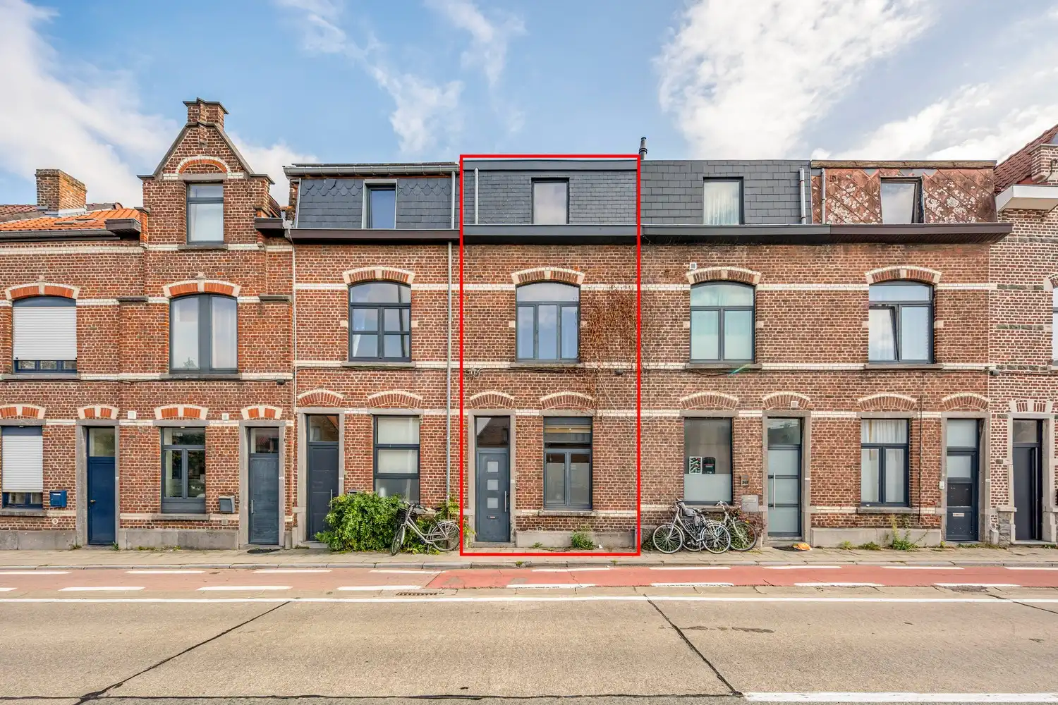 Hoofdfoto van de publicatie: Goed gelegen woning met 4 slaapkamers en een terras nabij het UZ Gasthuisberg te Leuven!