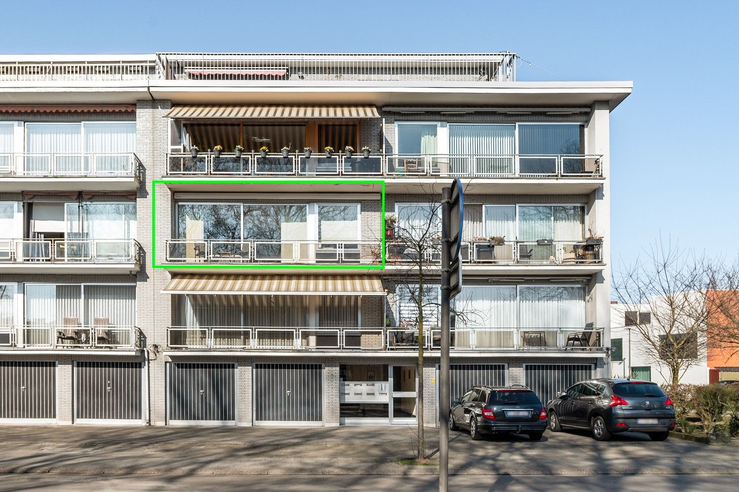 Appartement met 2 slaapkamers en terras in Merksem! foto {{pictureIndex}}