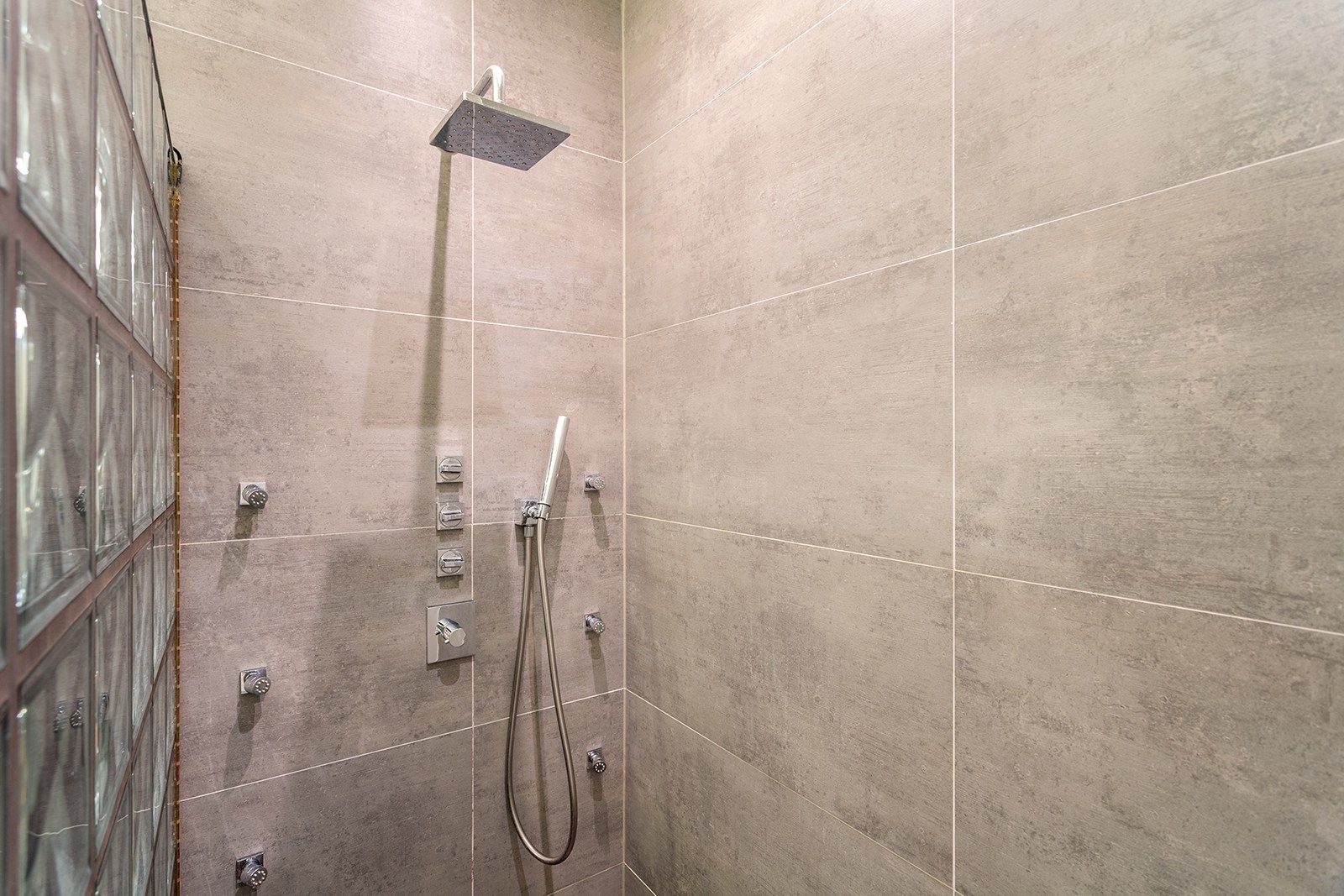 Stijlvol wonen in het hart van de Cadix-wijk foto 22