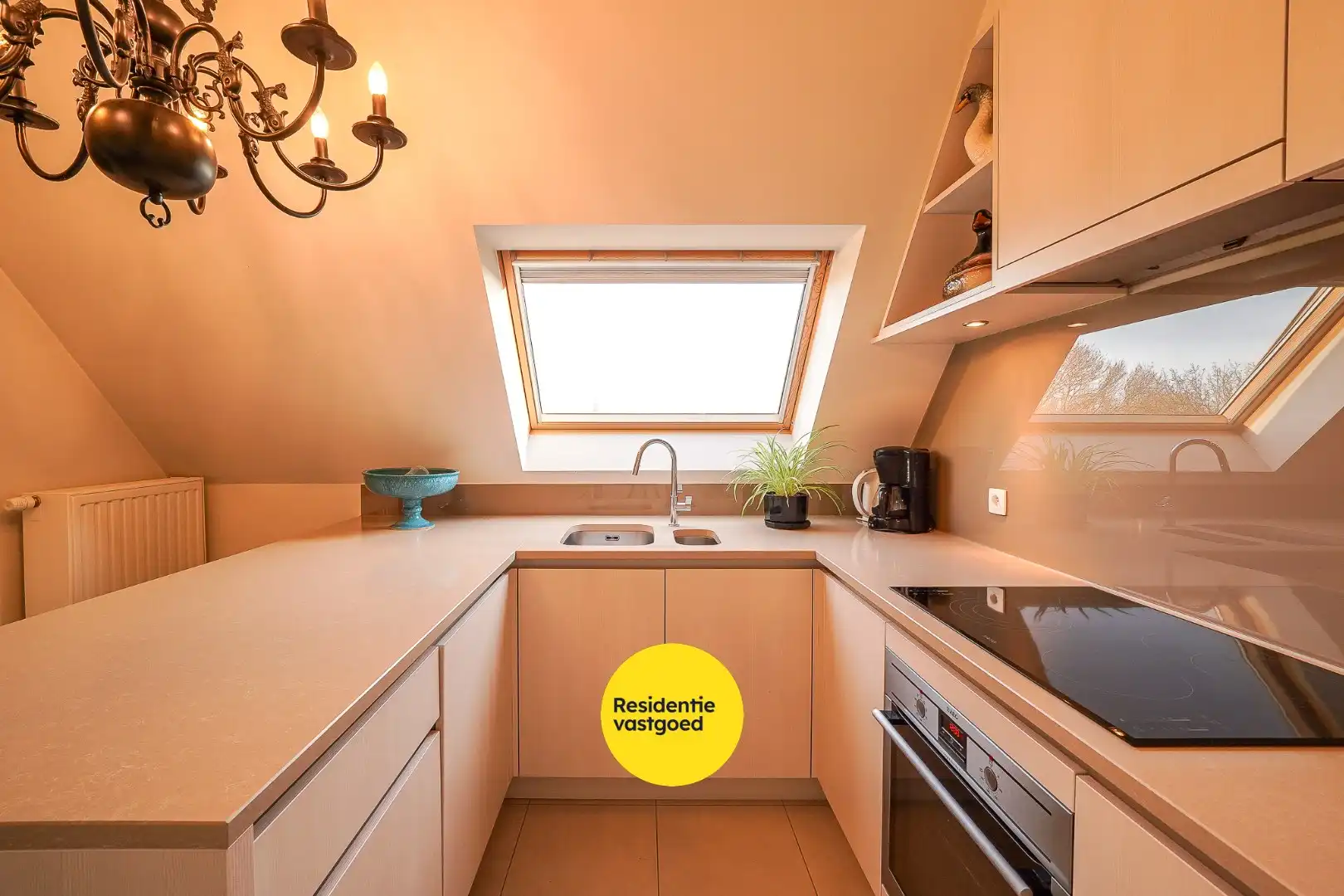 Recent duplex-appartement met open zicht op de vaart in Oudenburg foto 9