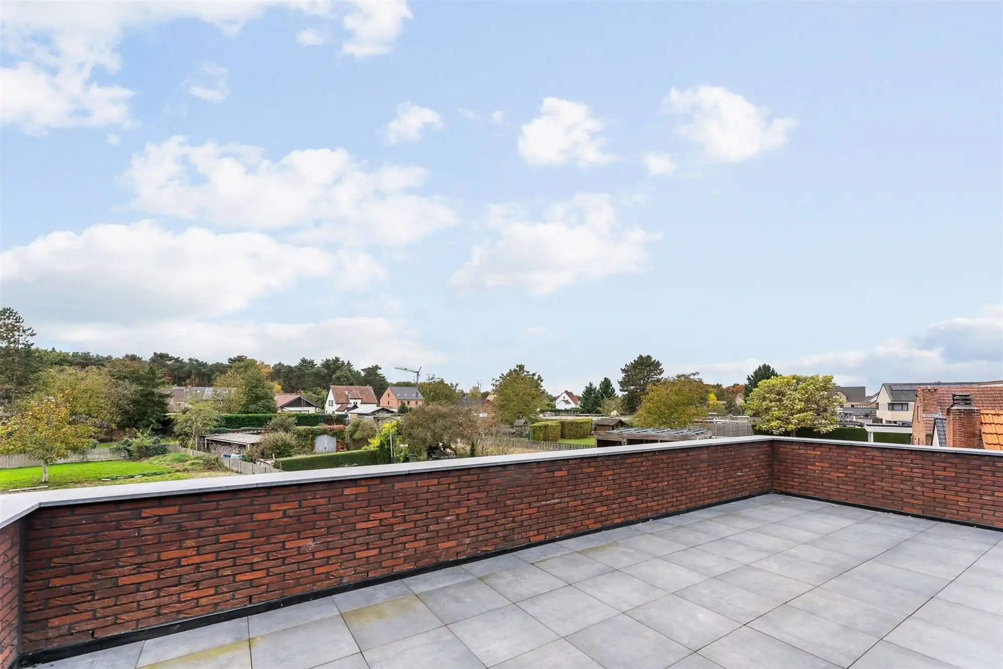 RUIM RECENT APPARTEMENT (2023) MET 2 SLAAPKAMERS TE KORSPEL foto 24