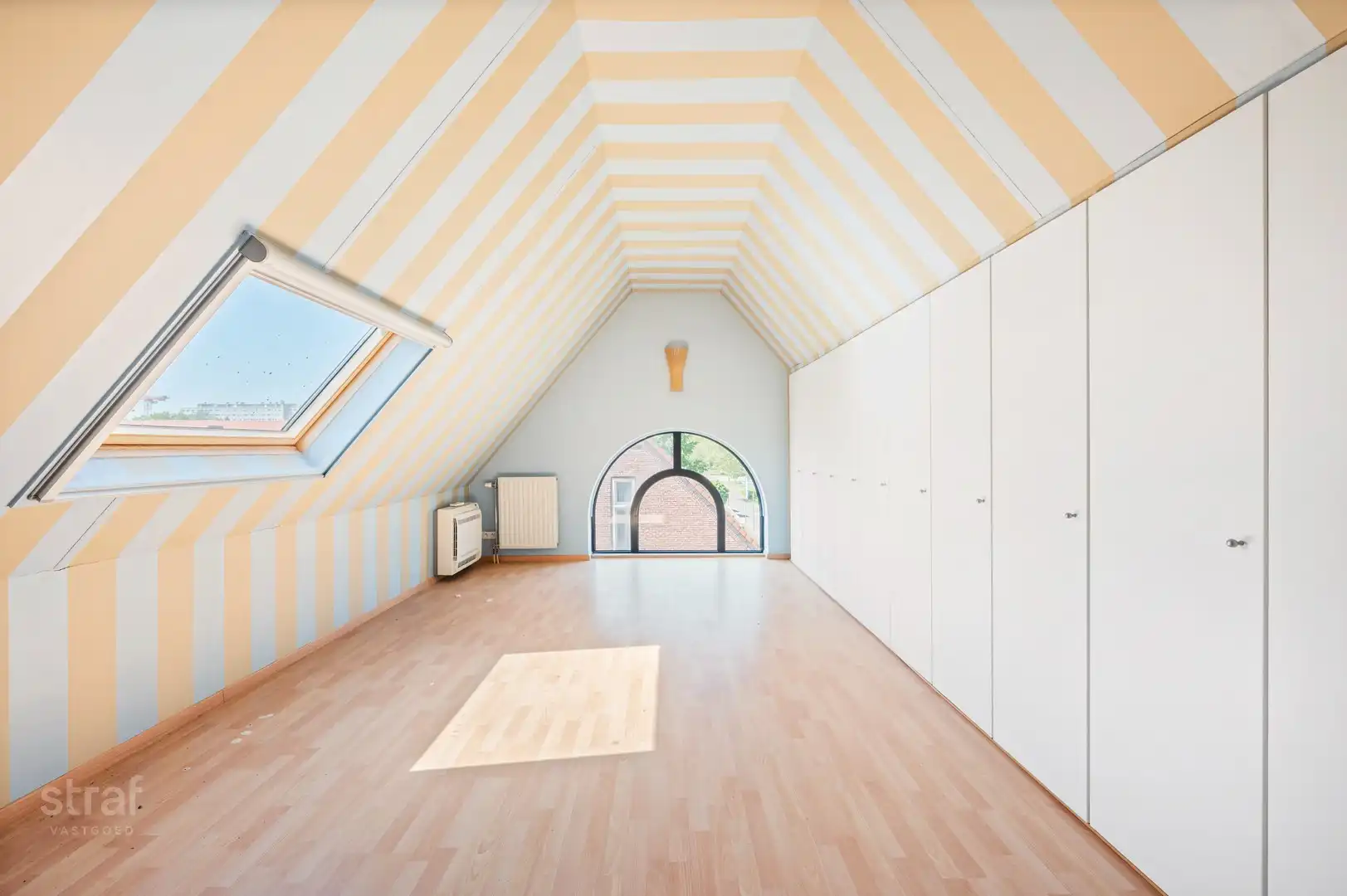Ruim (en ook groot) huis op Linkeroever&nbsp;met praktijkruimte/ studio foto 19