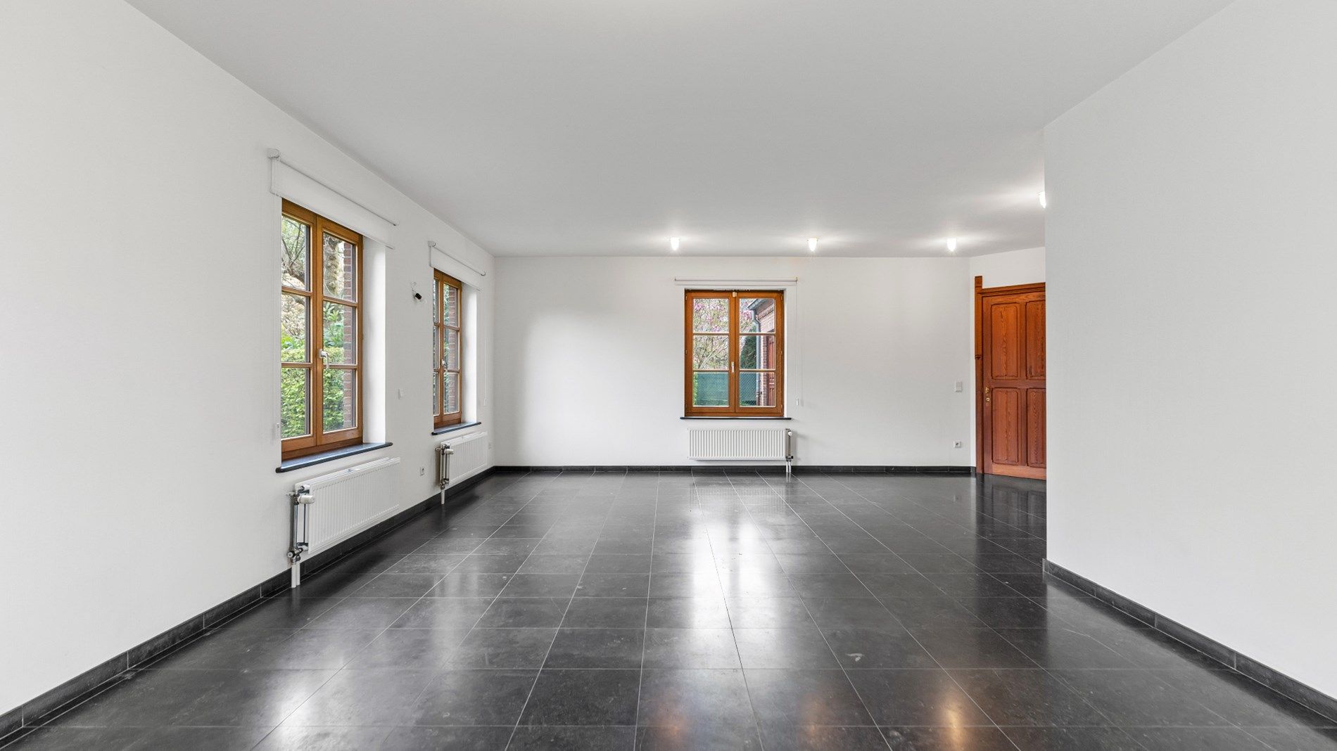 Zeer degelijk gebouwde woning met 3/5 slpks in een doodlopende straat in het centrum ! foto 9