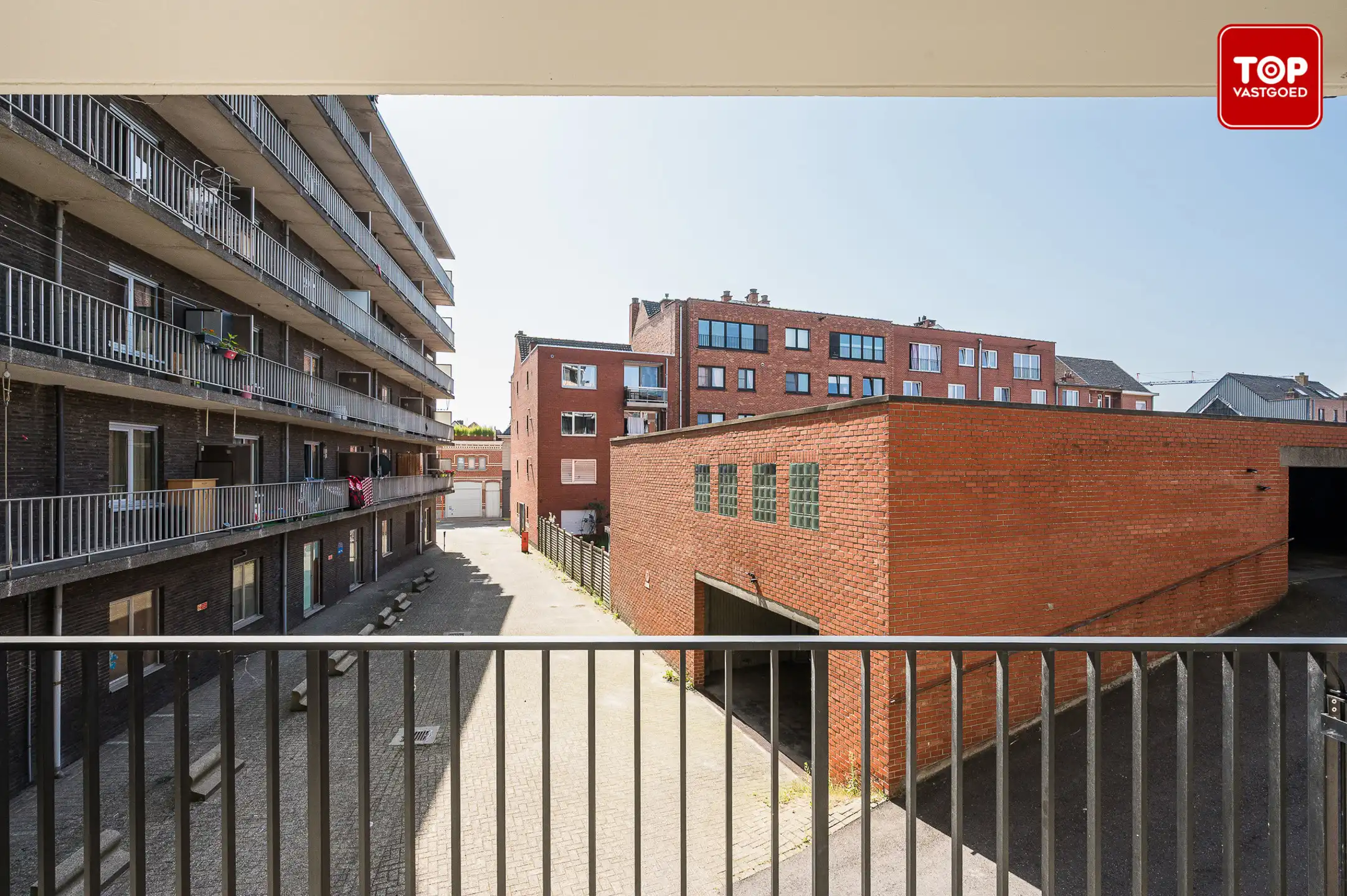 Instapklaar appartement met 2 slaapkamers en 2 terrassen  foto 24