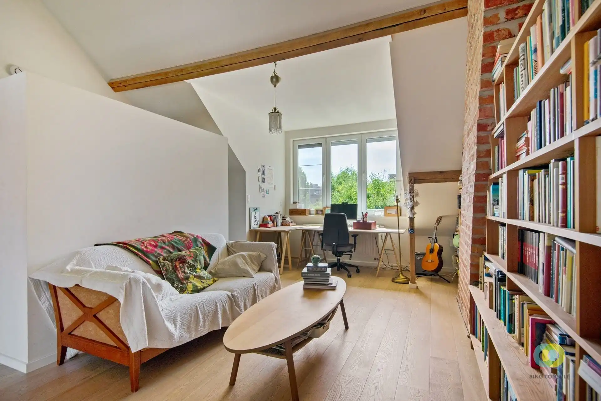 Instapklare gerenoveerde woning met 4 slaapkamers en tuin foto 19