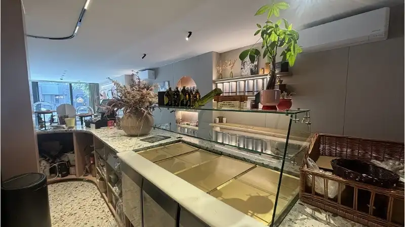 Overname instapklare ontbijt- lunchzaak in Sijsele Damme foto 8