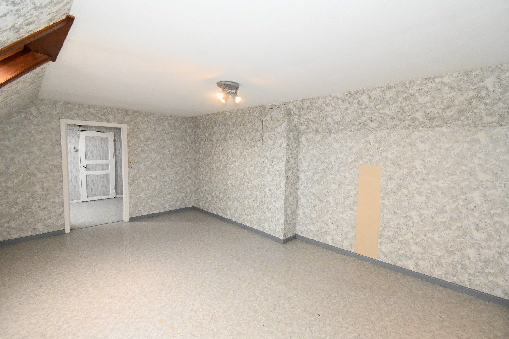 Alleenstaande woning met garage en tuin foto 26
