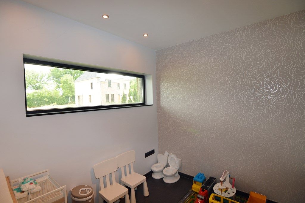 Moderne, energiezuinige woning met 4 slpks op 7a 7ca. foto 18