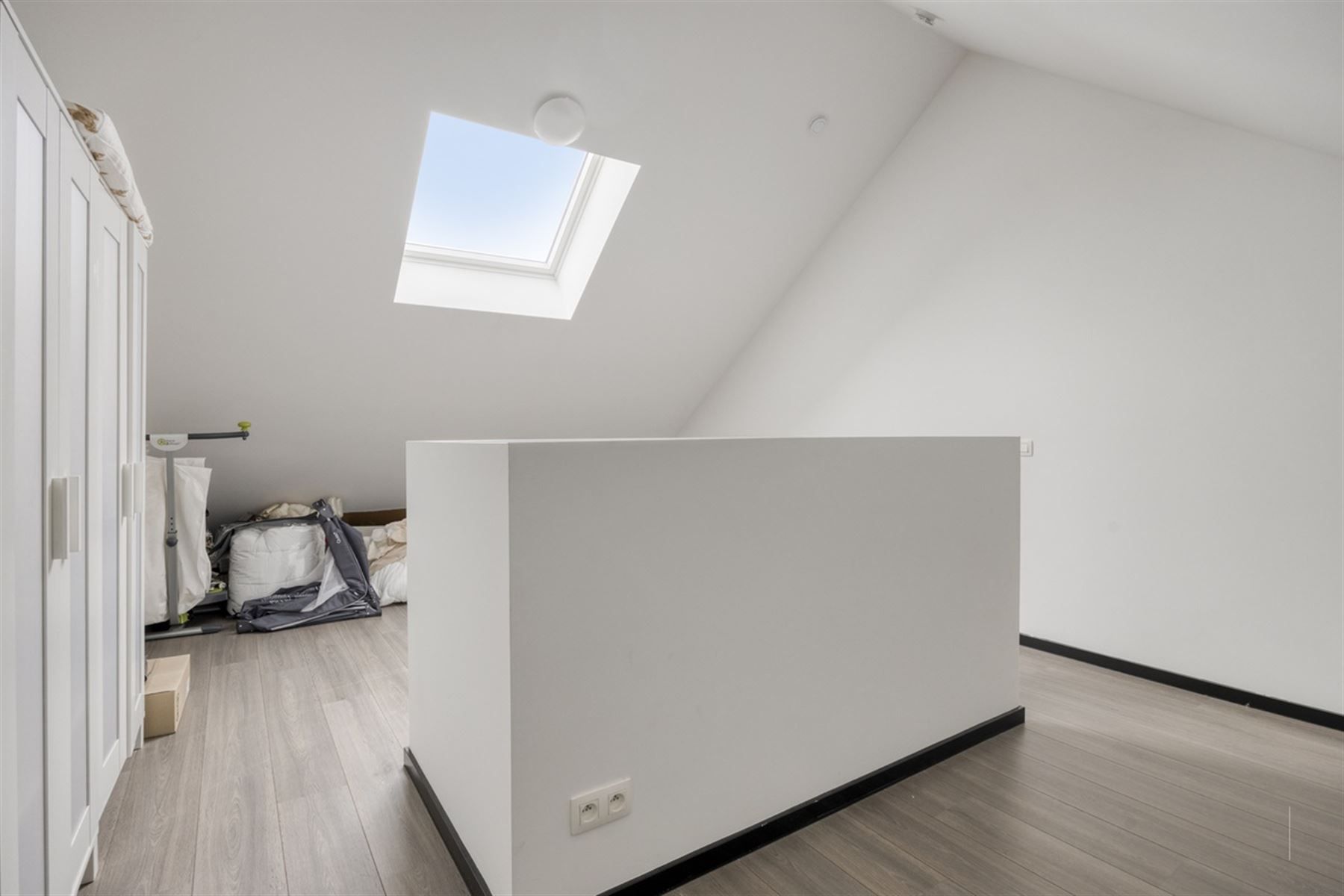 Totaal gerenoveerde woning met tuin foto 23