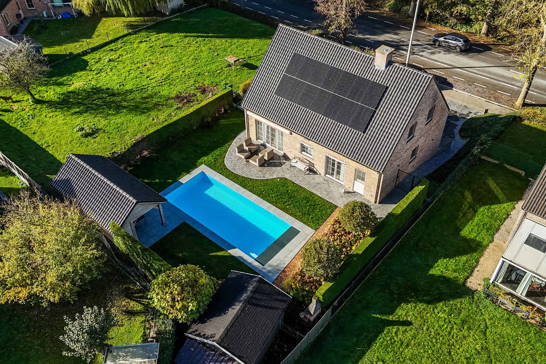 Perfect onderhouden gezinswoning met zwembad in Deux-Acren. foto 27