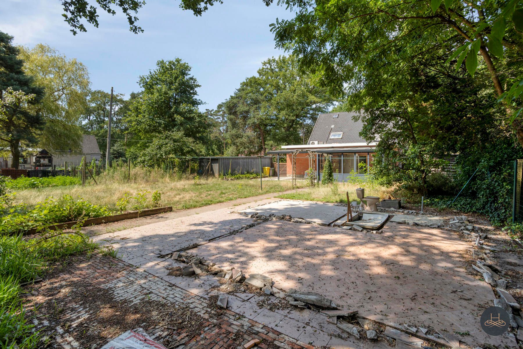 Rustig en residentieel gelegen renovatiewoning in het groen foto 33