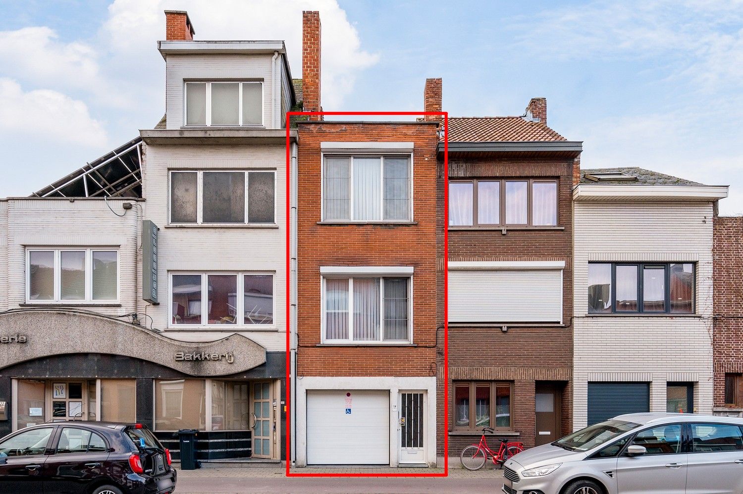 OP TE FRISSEN WONING MET MAGAZIJN VLAK BIJ CENTRUM MECHELEN foto 2
