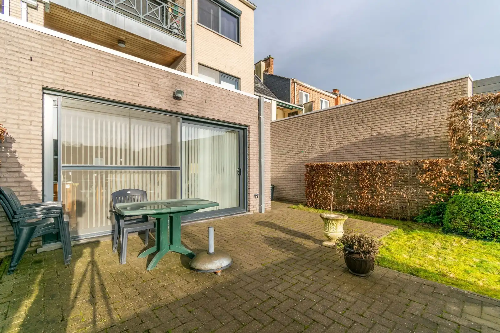 APPARTEMENT MET 2 SLAAPKAMERS + BUREEL + TUIN! foto 4