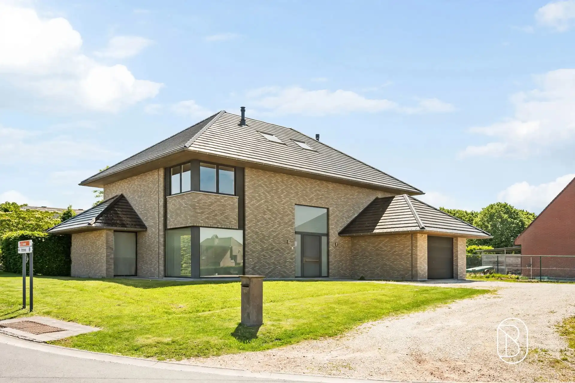 Grote energiezuinige villa met zwemvijver en mooie tuin foto 23