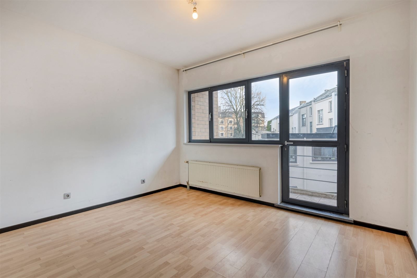 Perfect gelegen op te frissen 1 slpk appt! foto 9