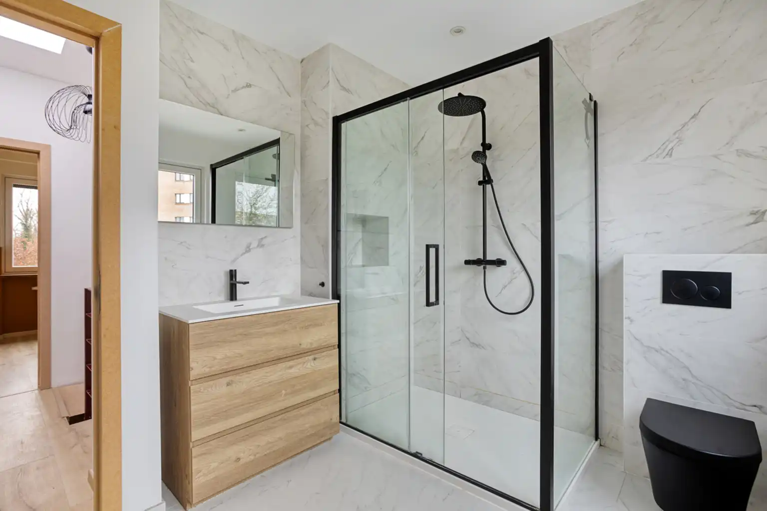 Volledig gerenoveerde driegevel bel-etage in rustige wijjk foto 15