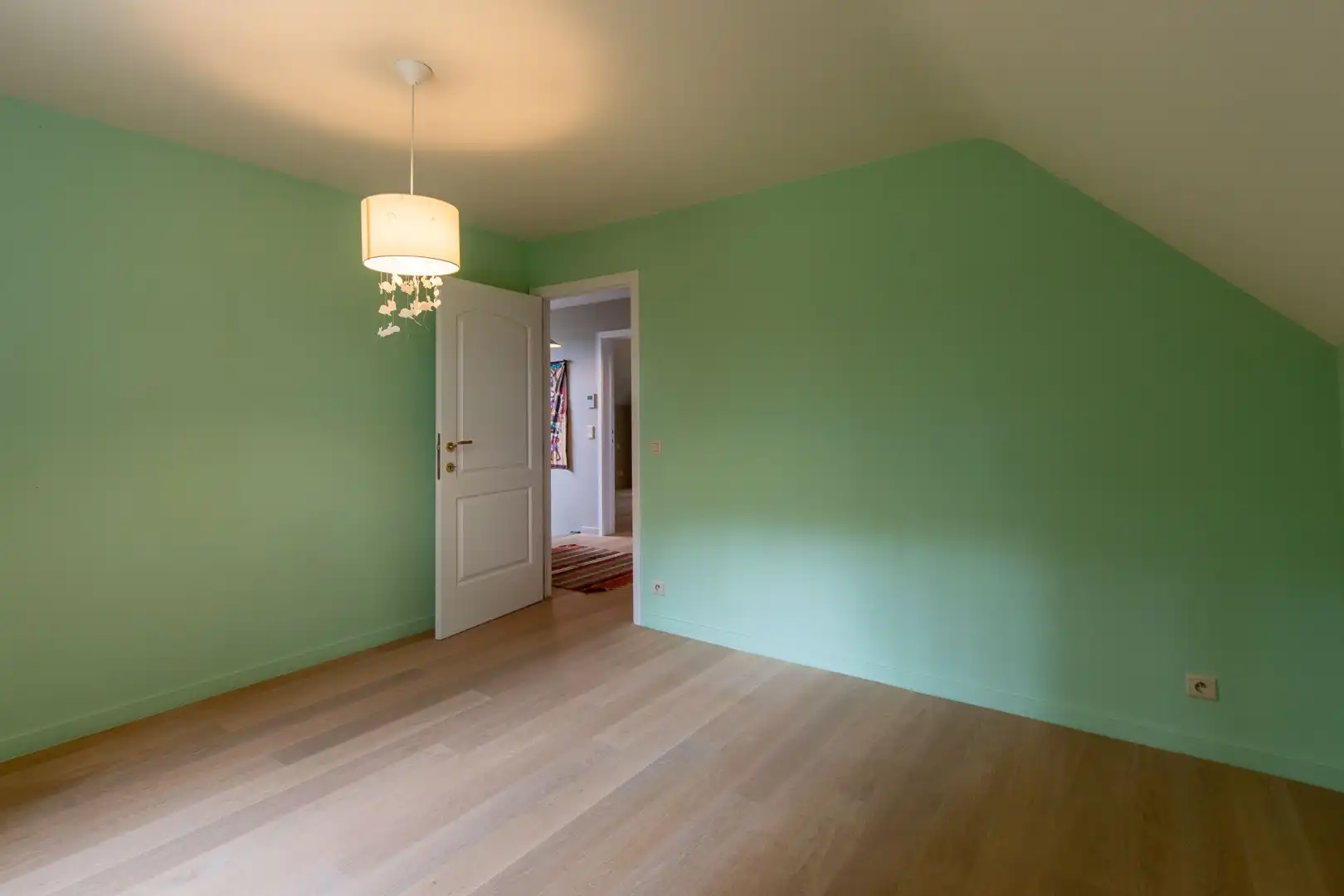 Woning met vier slaapkamers op de groene Heikantberg foto 17