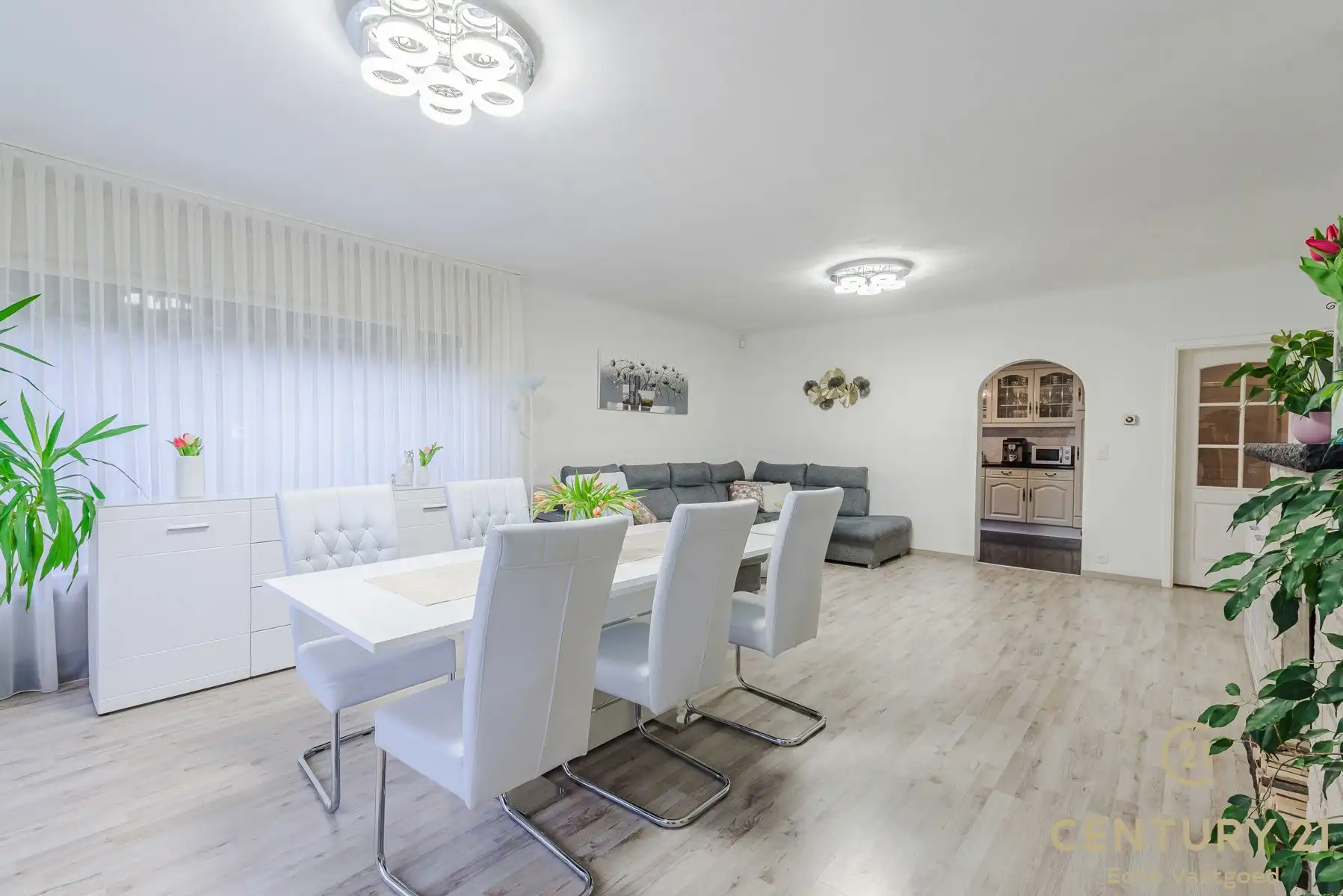 Gerenoveerde vrijstaande villa met verwarmd zwembad foto 7