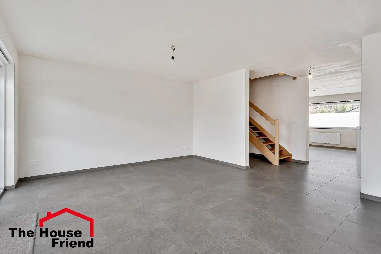 Top afgewerkte nieuwbouwwoning met 3 slaapkamers, tuin en carport in rustige woonomgeving foto 4