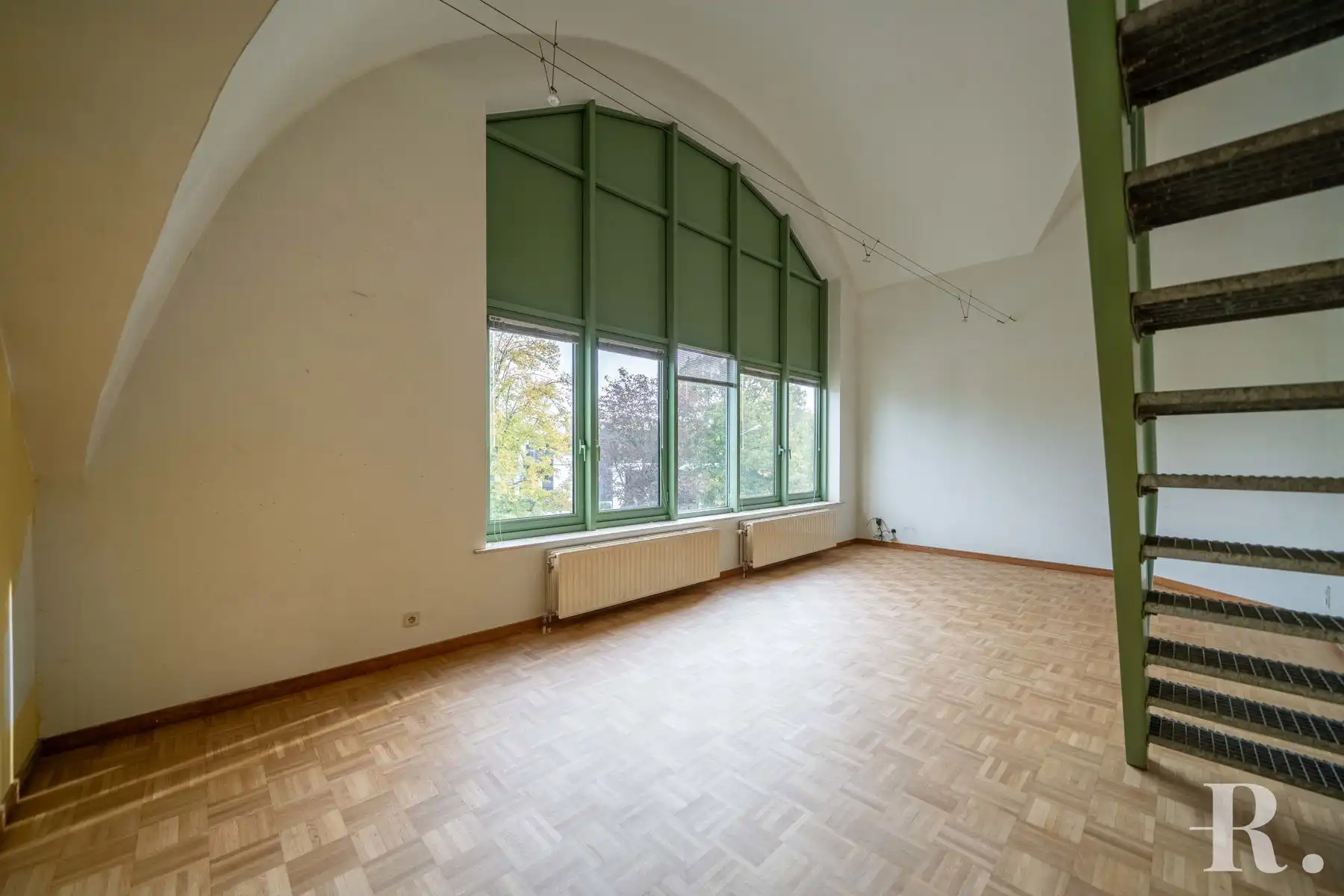 Ruim duplex dakappartement op goede locatie foto 2