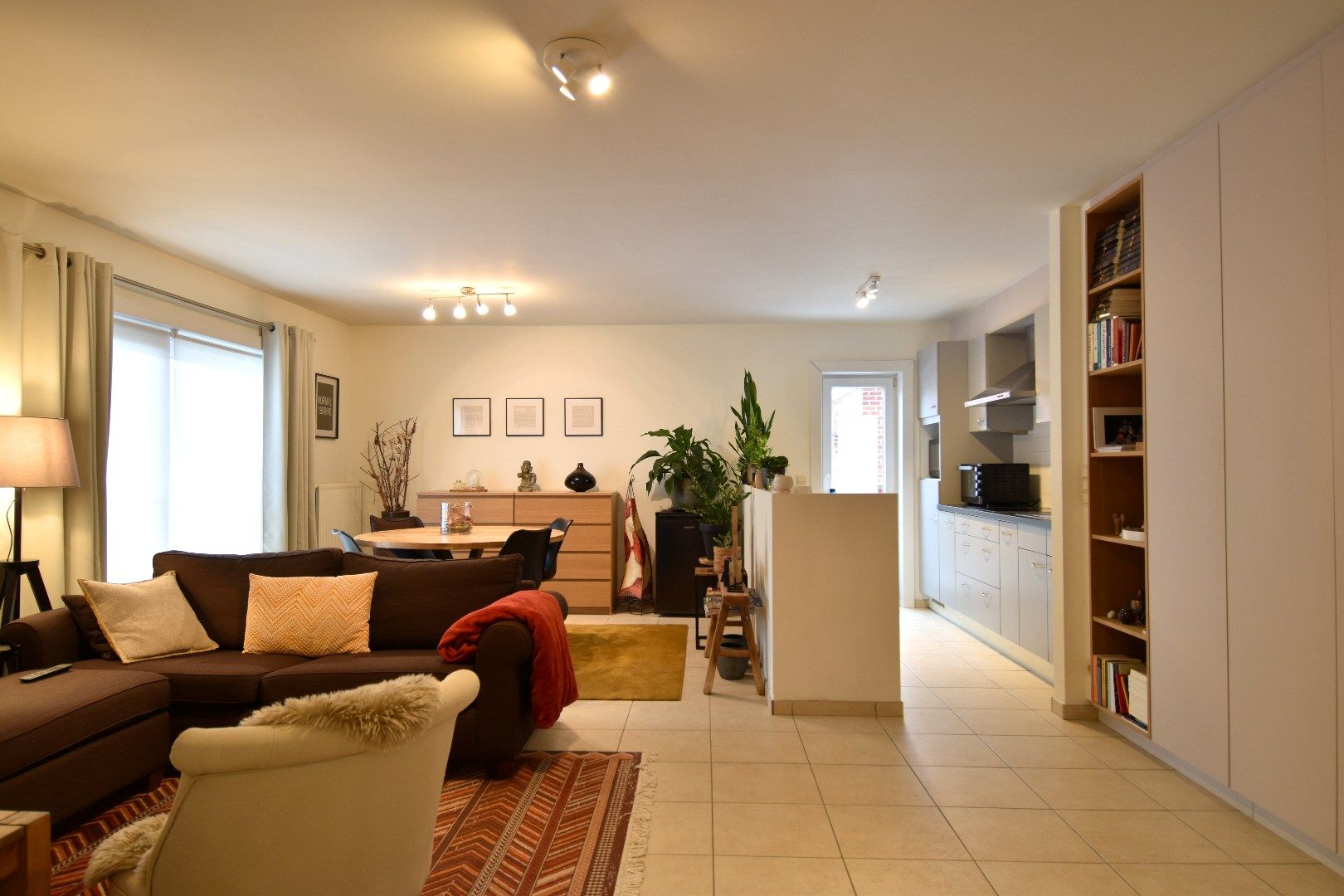 Gelijkvloers appartement met 1 slaapkamer en groot terras vlakbij de Gavers te Harelbeke foto 2