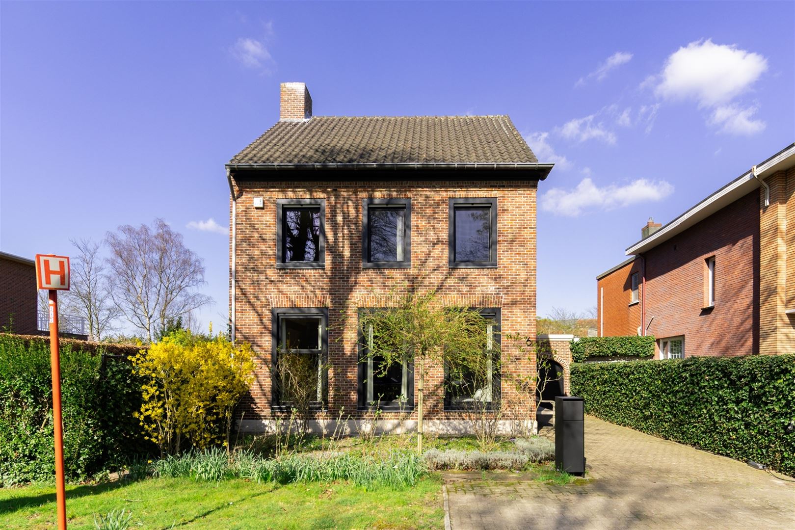 LAPORTA Herenhuis gelegen op de prachtige standingvolle Frilinglei foto 28