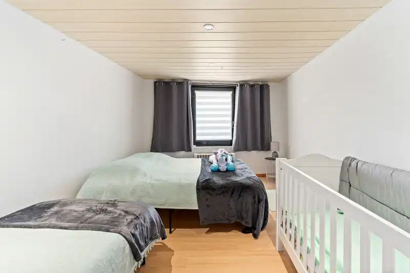 Ruime gezinswoning met 5 slaapkamers, handelsruimte en tal van mogelijkheden in het centrum van Kachtem foto 10